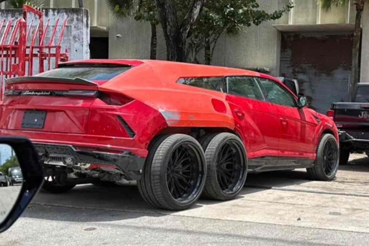 lamborghini urus 6x6