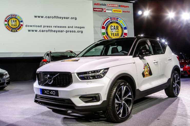 Volvo XC40, solo auto elettriche dal 2030