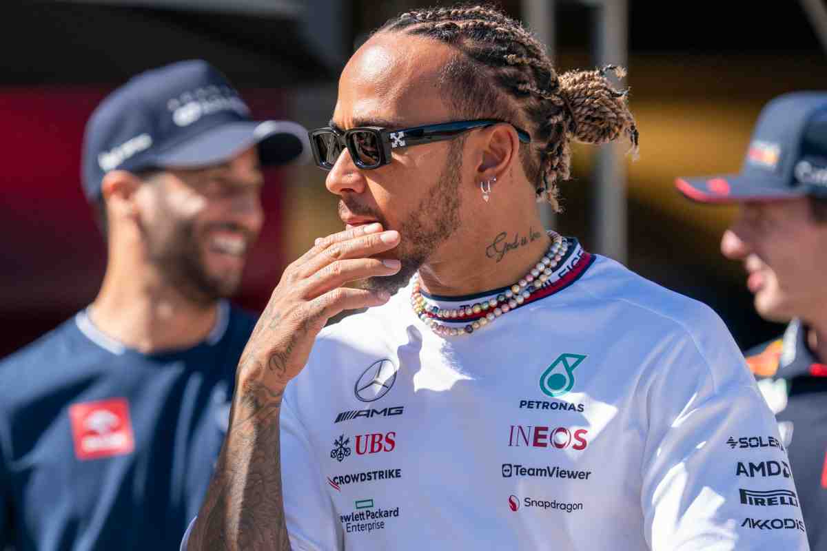 hamilton squalificato ad austin