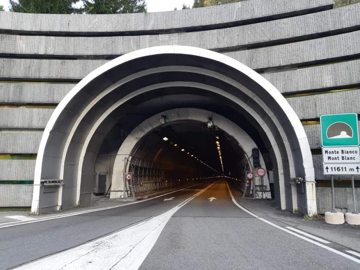 Il Traforo del Monte Bianco chiuso, alternative e costi