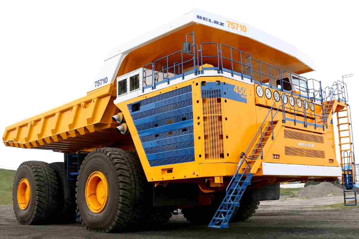 BelAZ 75710, the largest spacecraft in the world