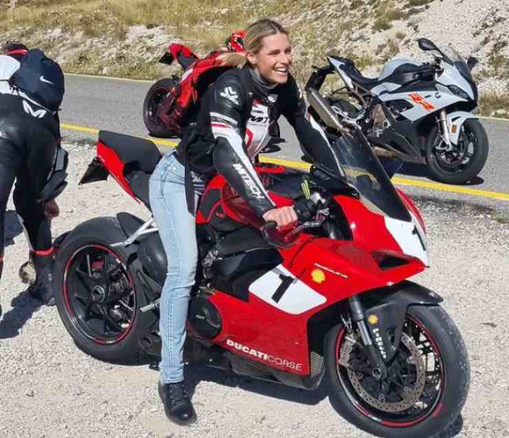 Michelle Hunziker sulla Ducati