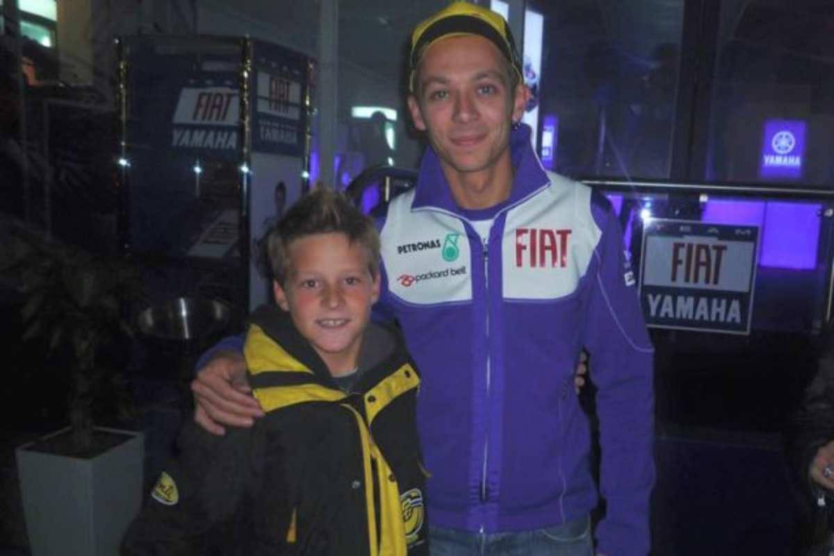Valentino Rossi con un piccolo Quartararo