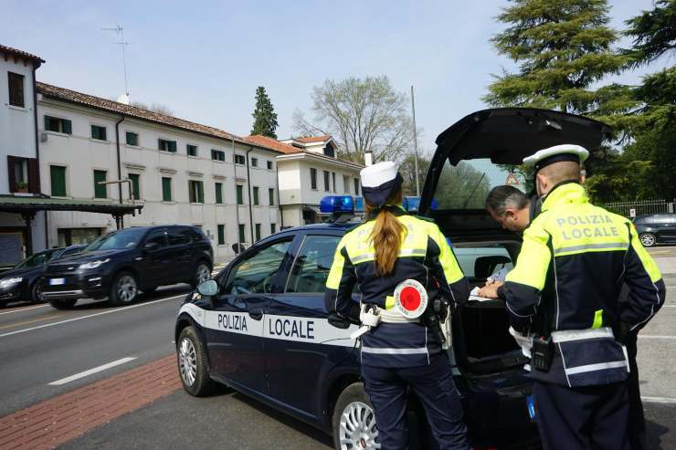 assicurazione auto targa system