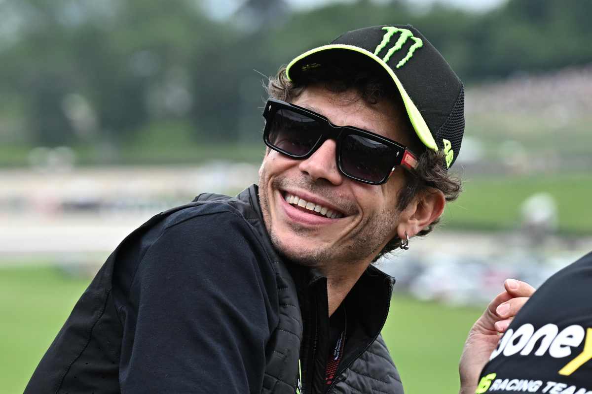 Valentino Rossi cambia sponsor