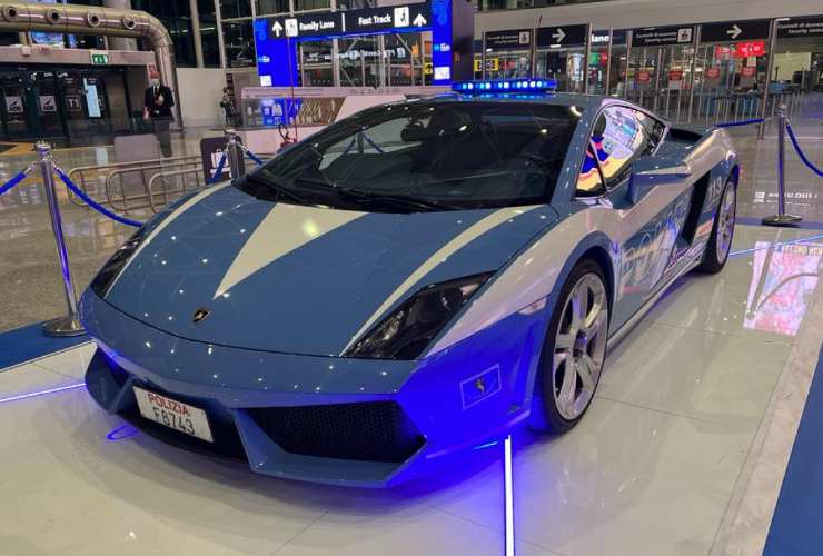 L'utilizzo della Lamborghini della Polizia italiana 