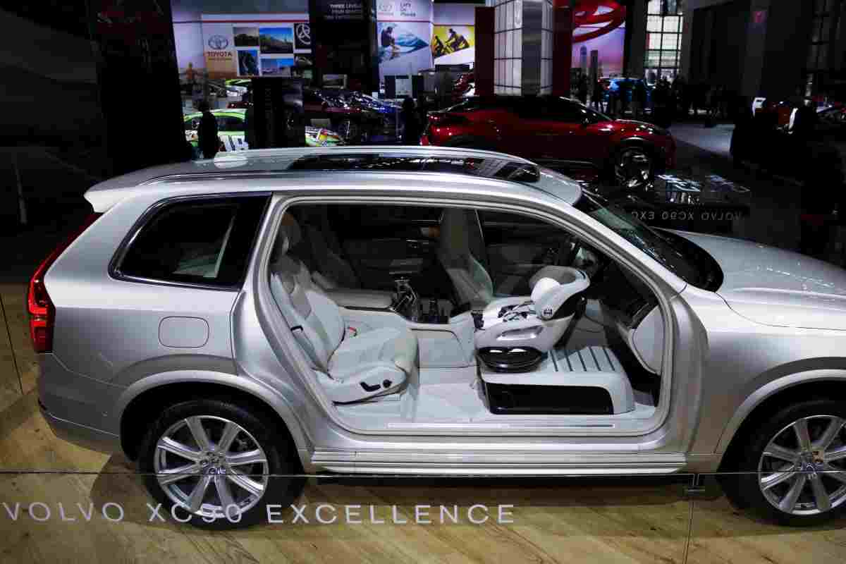 Volvo XC90 checco zalone