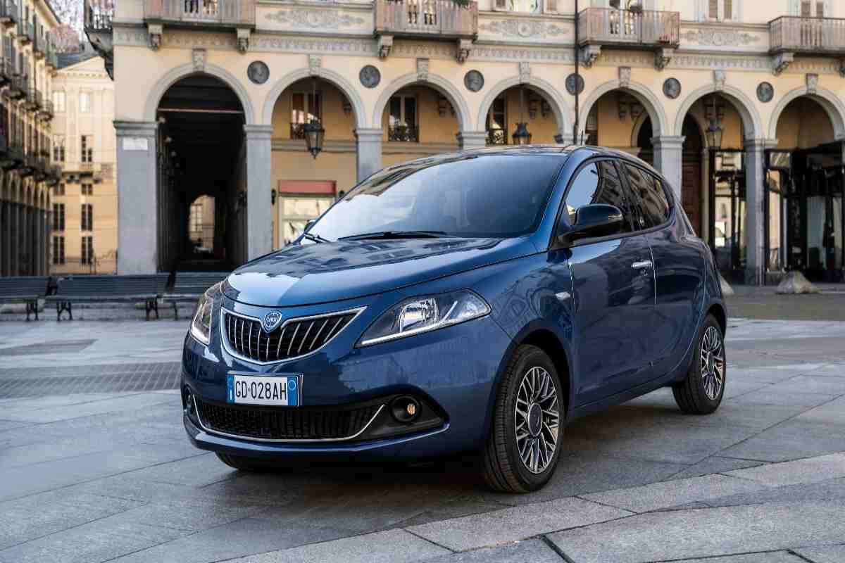 Lancia Ypsilon costo vecchio modello maggio