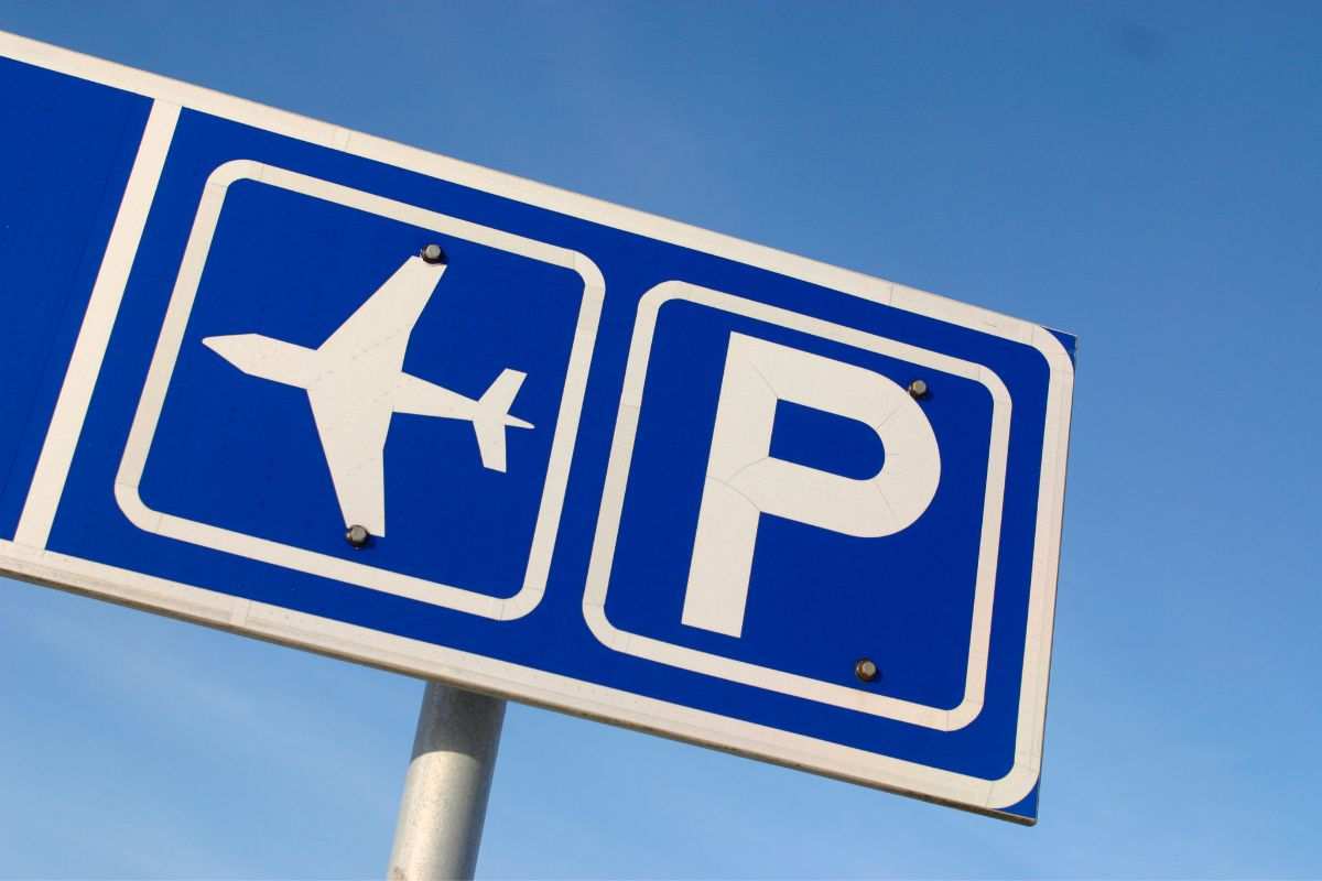 Quanto costa lasciare l'auto in sosta all'aeroporto? Tutto sulle tariffe