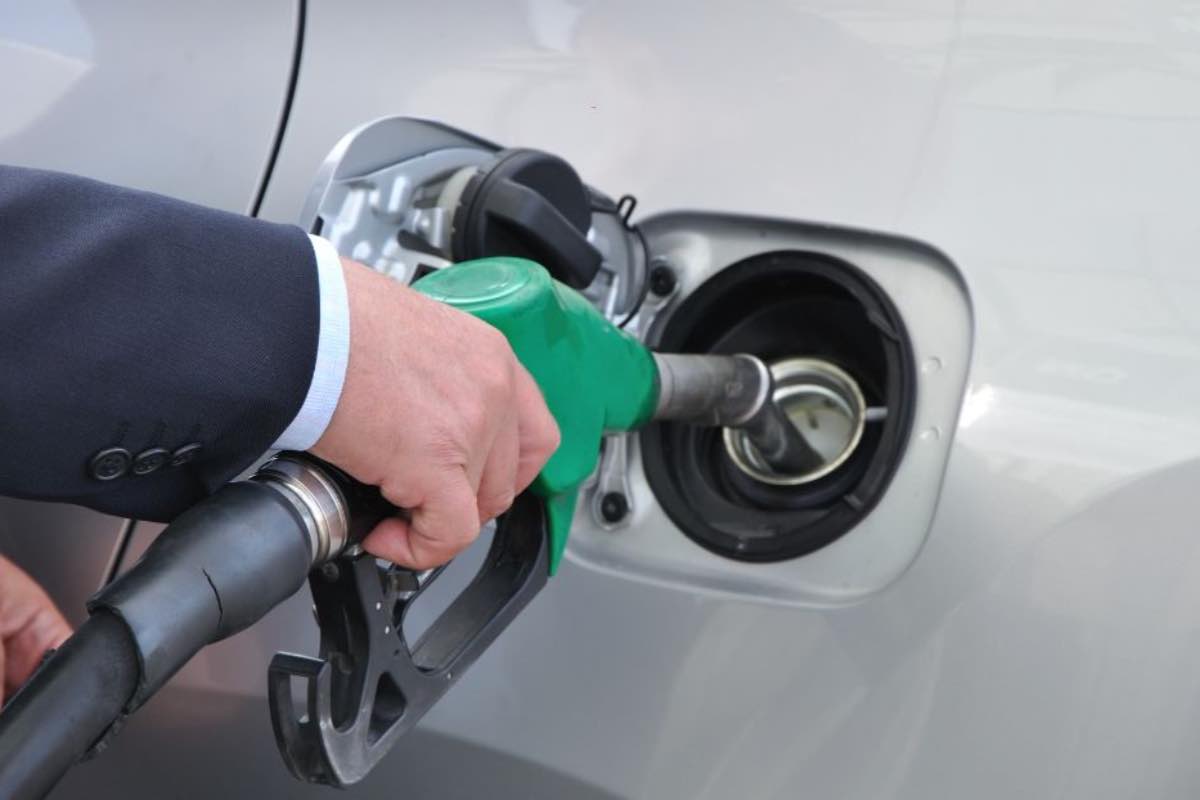 Benzina ecco come spendere meno