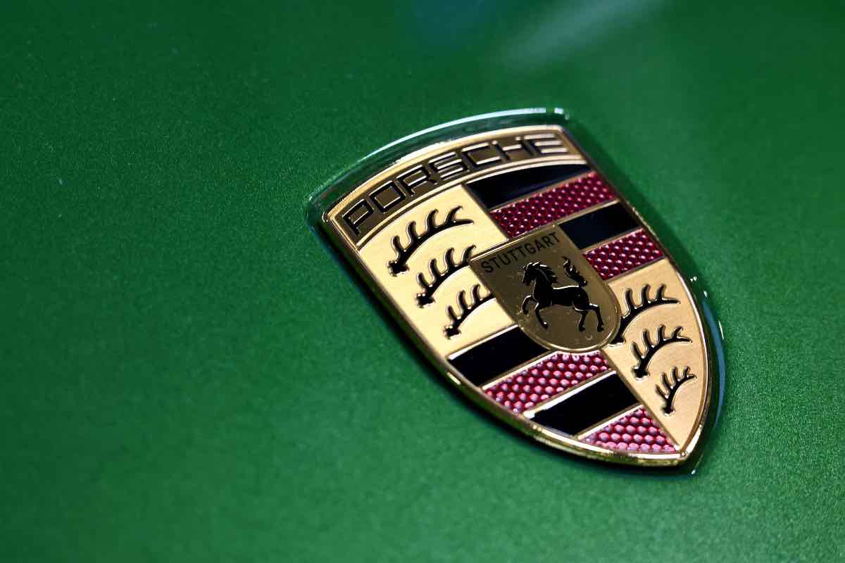 Porsche scatta il richiamo