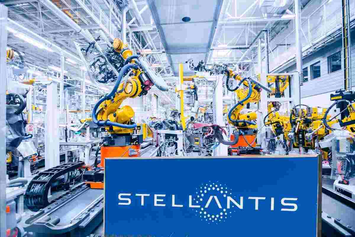 Stellantis, problema serio: scatta un altro stop nello stabilimento