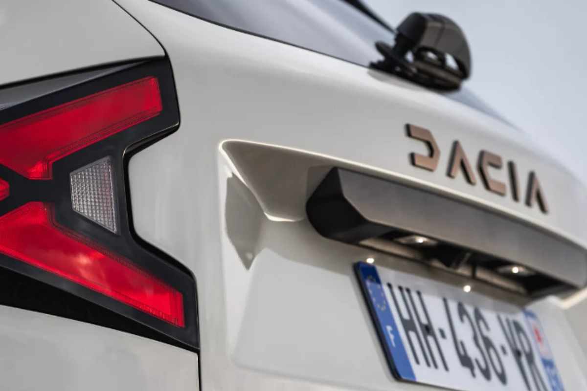 Dacia, citycar gemella Twingo